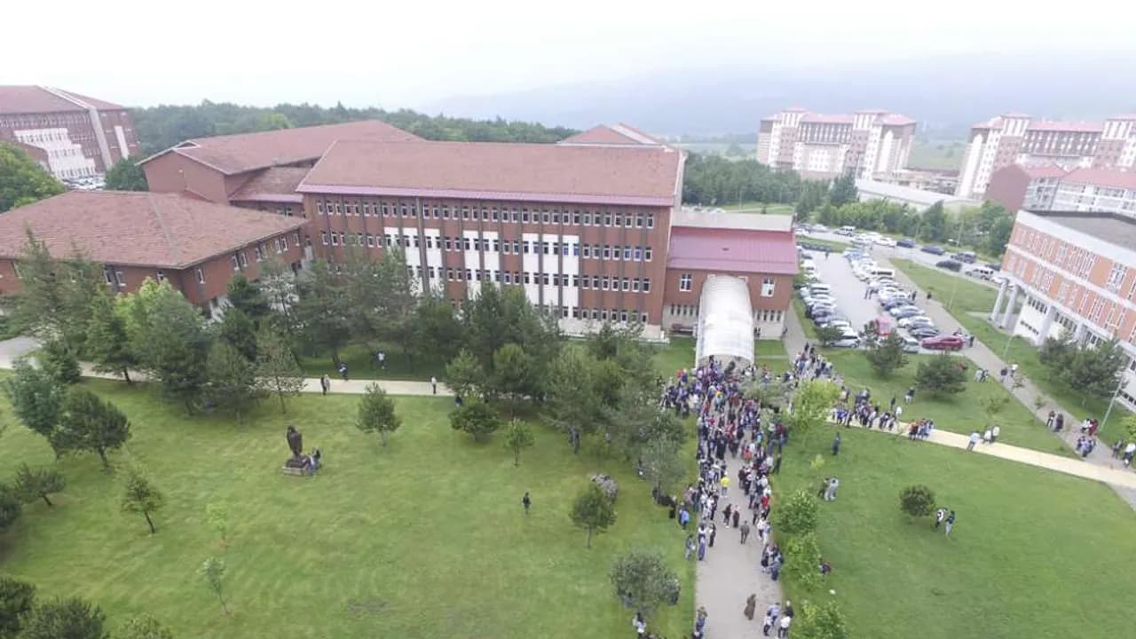 Bolu Abant İzzet Baysal Üniversitesi kampüsü