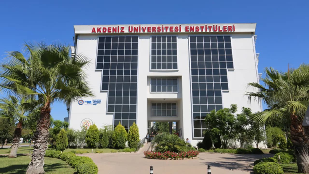 Akdeniz Üniversitesi kampüsü