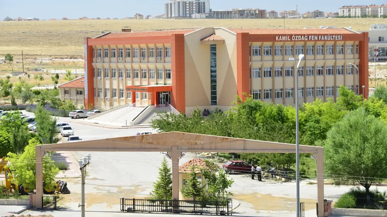 Karamanoğlu Mehmetbey Üniversitesi kampüsü