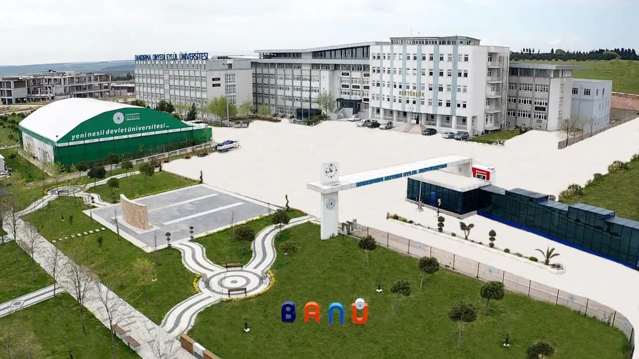 Bandırma Onyedi Eylül Üniversitesi kampüsü
