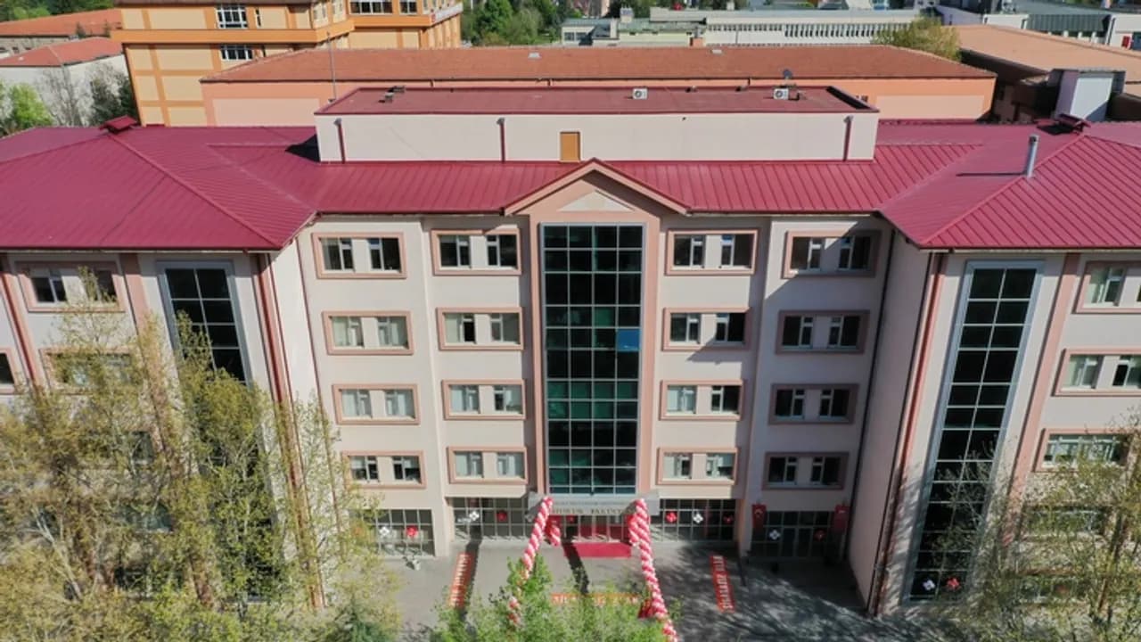 Ankara Hacı Bayram Veli Üniversitesi kampüsü