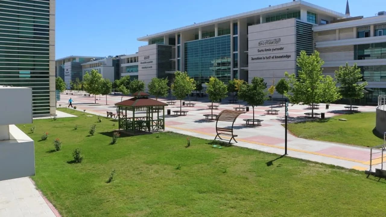 Kto Karatay Üniversitesi kampüsü