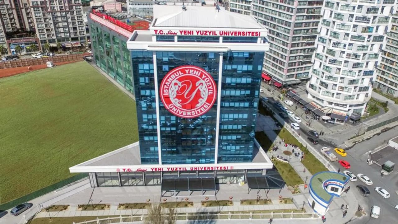 İstanbul Yeni Yüzyıl Üniversitesi kampüsü