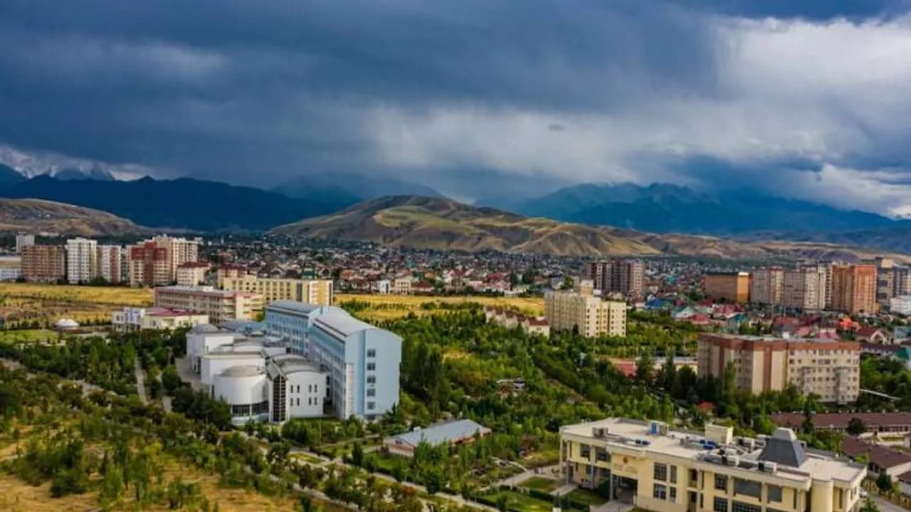 Kırgızistan-Türkiye Manas Üniversitesi kampüsü