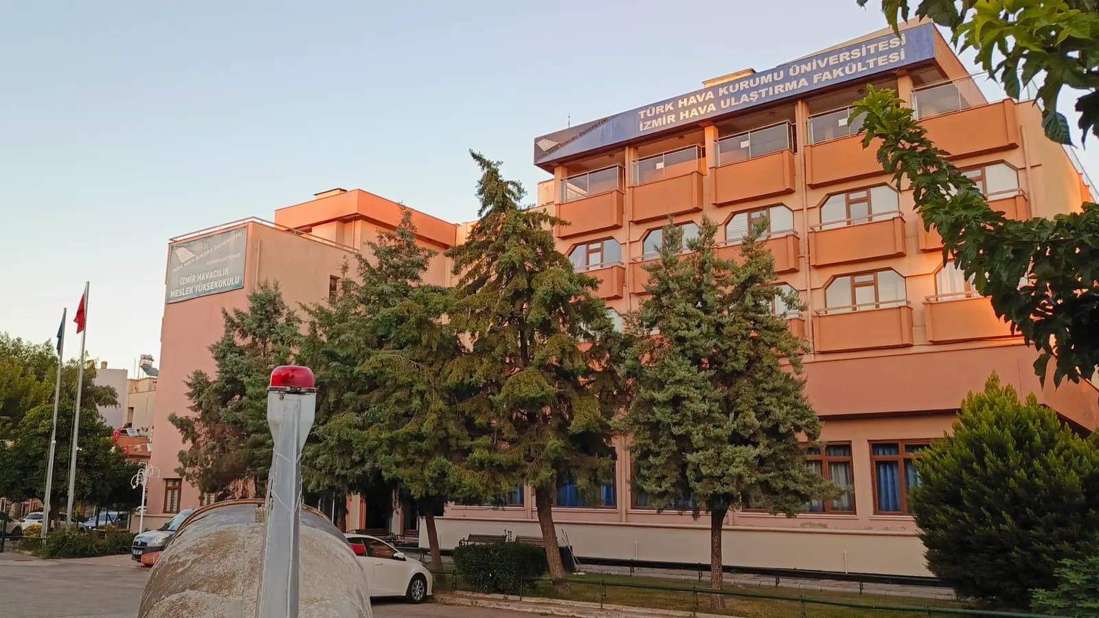 Türk Hava Kurumu Üniversitesi İzmir Hava Ulaştırma Fakültesi binası, Selçuk