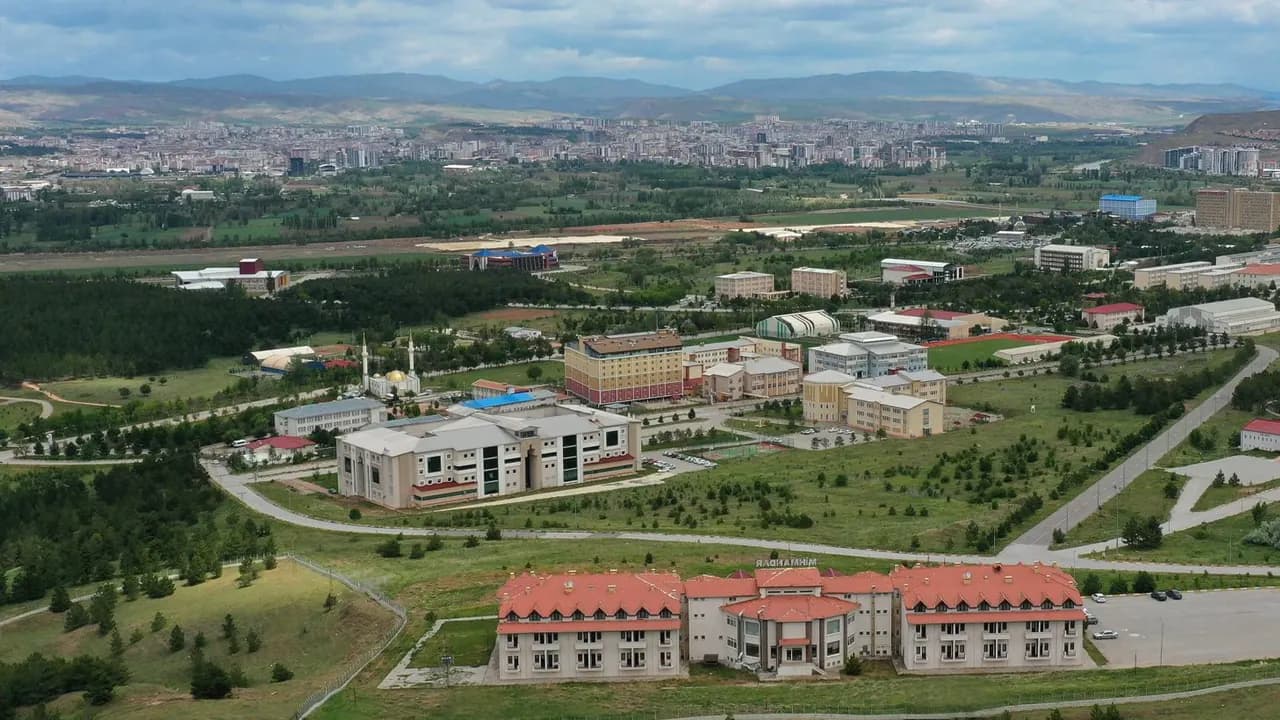 Sivas Cumhuriyet Üniversitesi kampüsü