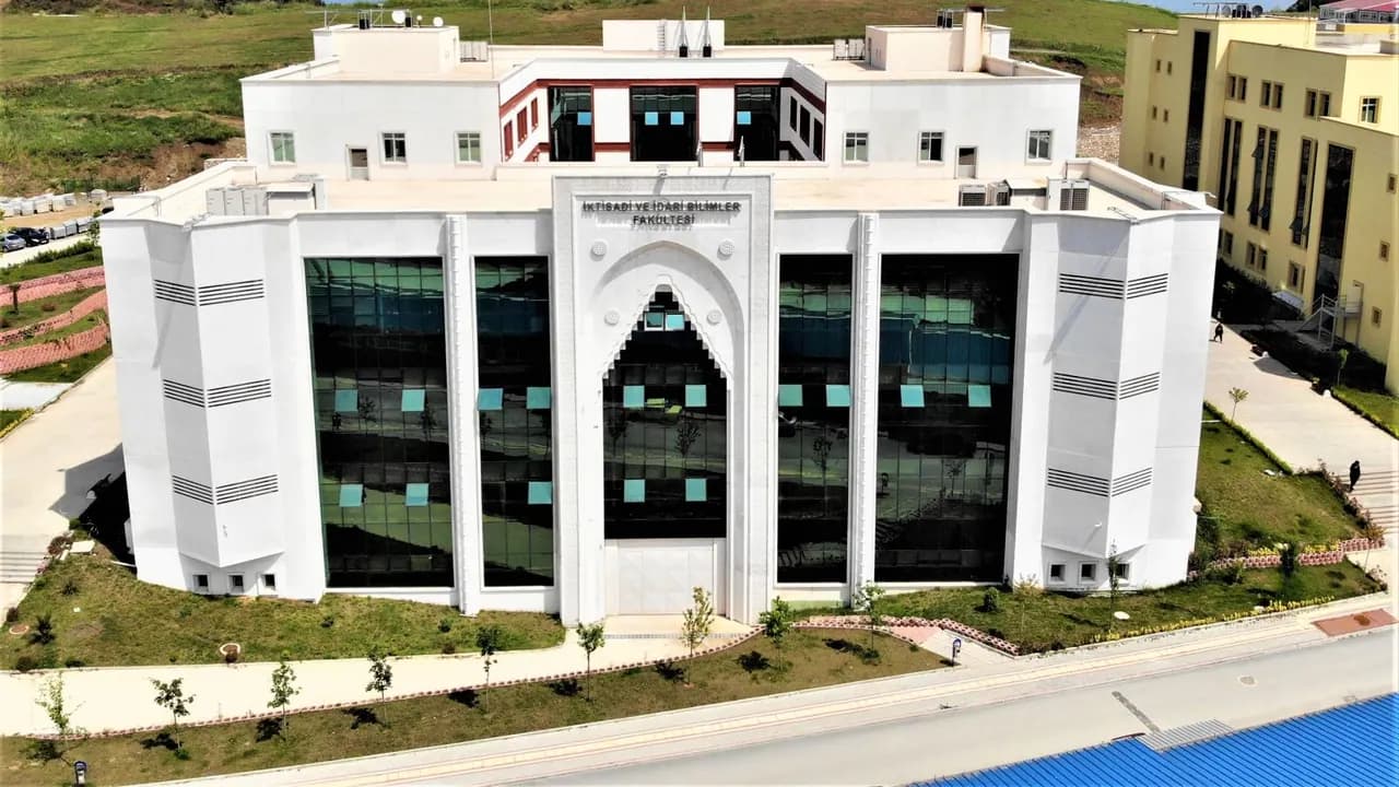 Yalova Üniversitesi kampüsü