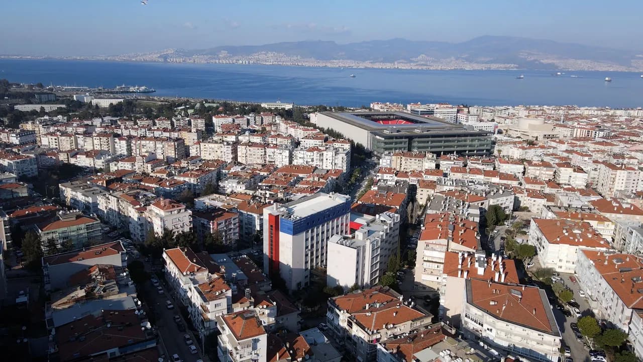İzmir Demokrasi Üniversitesi kampüsü