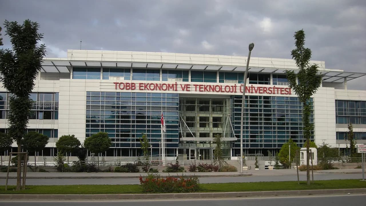Tobb Ekonomi Ve Teknoloji Üniversitesi kampüsü