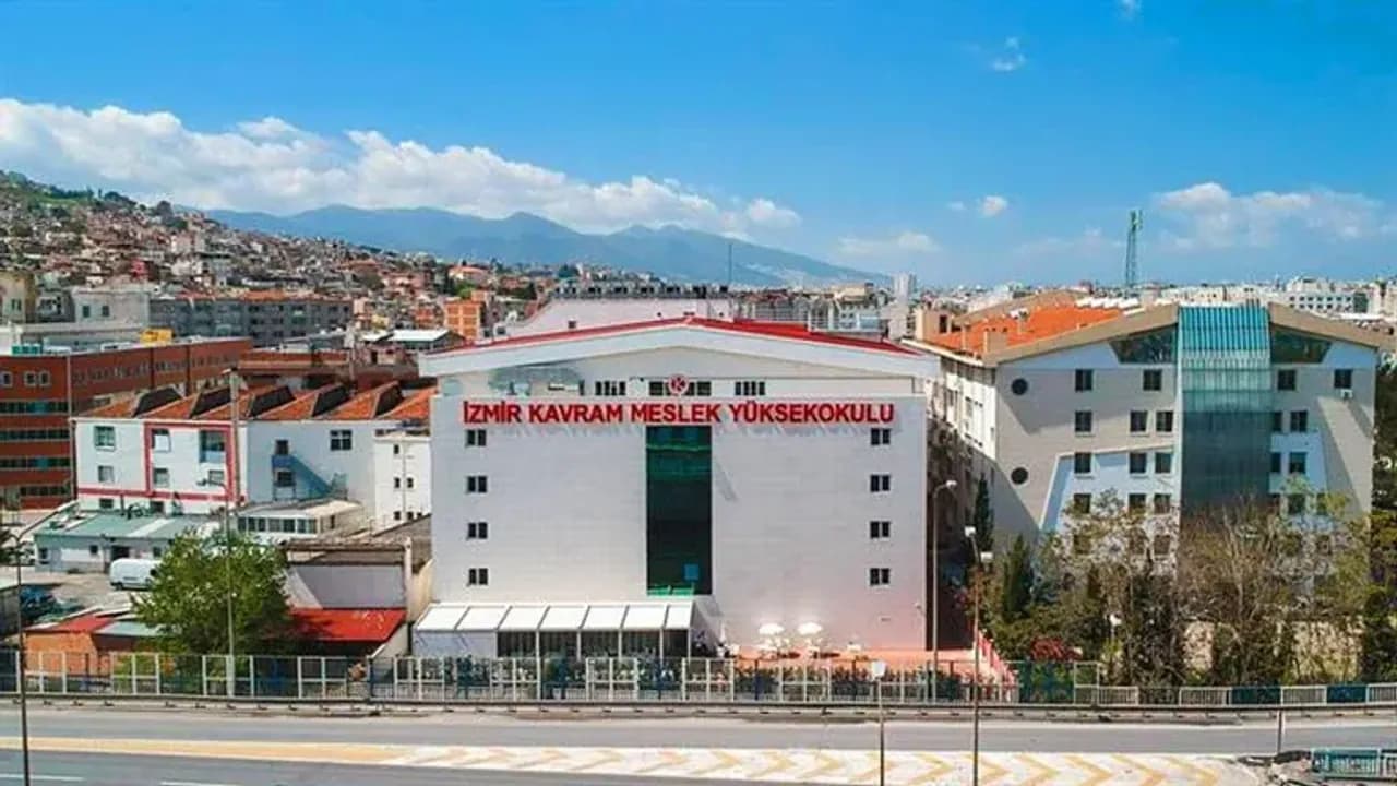 İzmir Kavram Meslek Yüksekokulu kampüsü