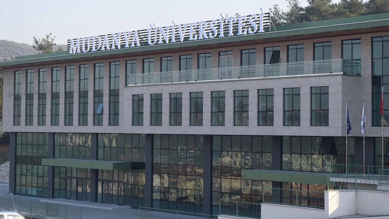 Mudanya Üniversitesi kampüsü