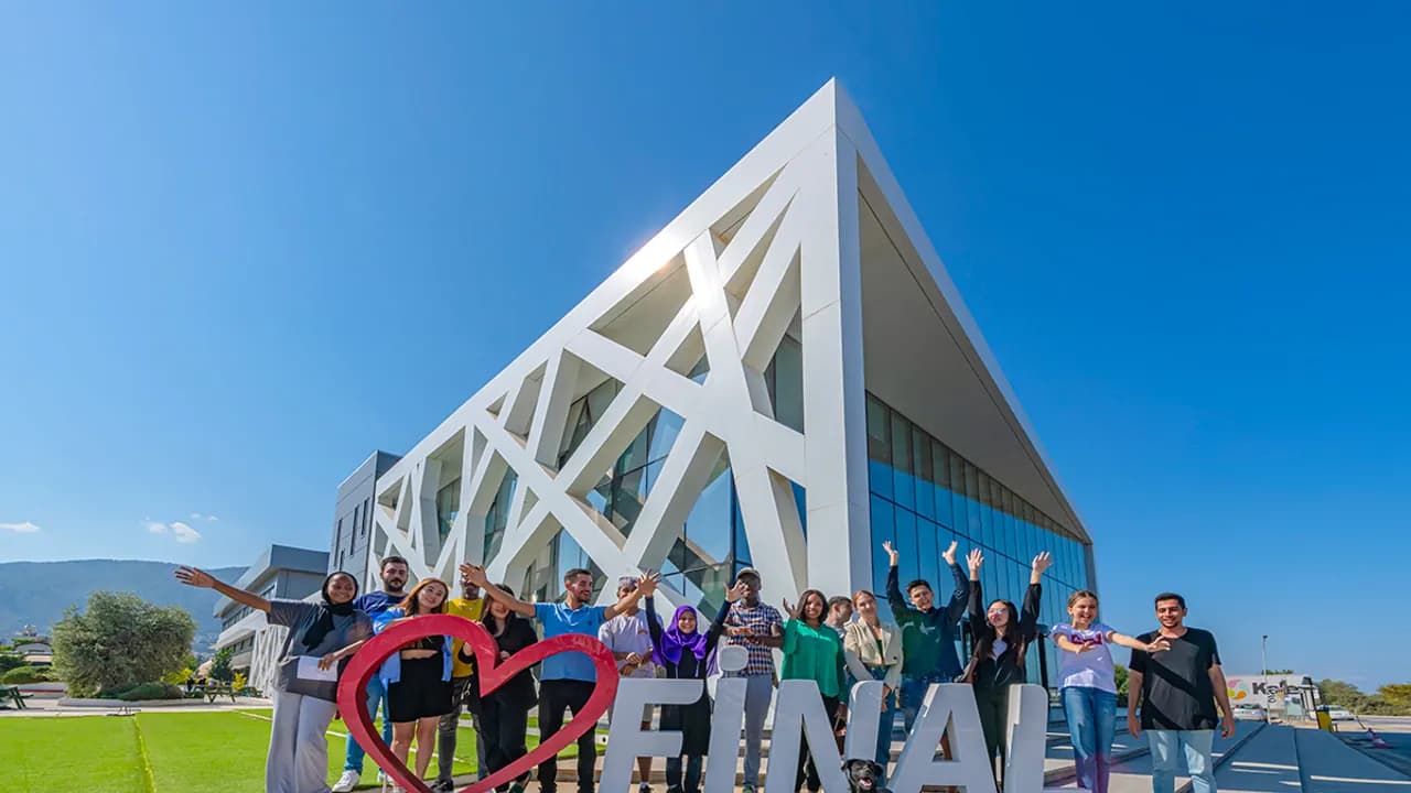 Uluslararası Final Üniversitesi kampüsü